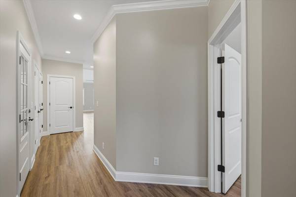 211 Village Cove Circle, Englewood, TN 37329