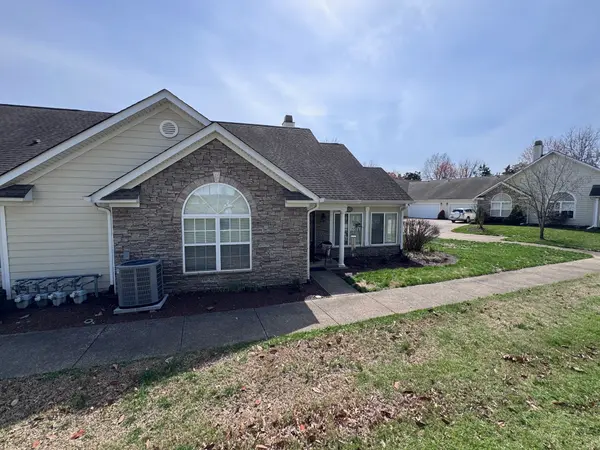 825 Browns Ln #202, Gallatin, TN 37066