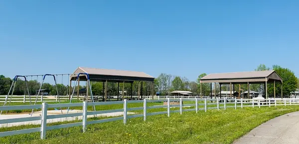 1059 River Front Dr, Clifton, TN 38425