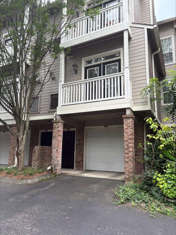 2011 Stokes Ln, Nashville, TN 37215