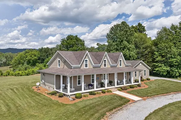 1444 Cherry Creek Rd, Sparta, TN 38583