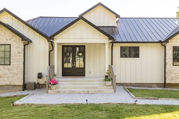 1058 Paiute Trl, Pegram, TN 37143