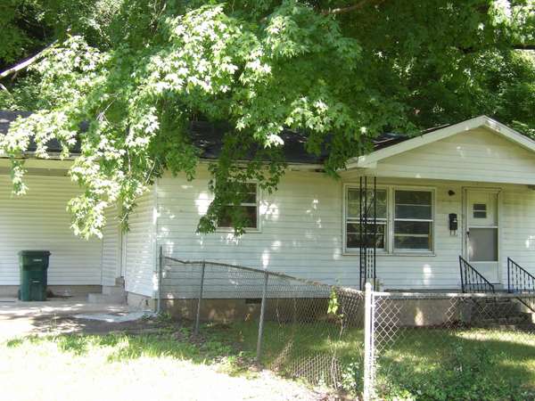241 Lomax Ave, Waverly, TN 37185