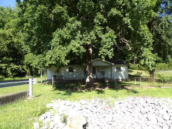 241 Lomax Ave, Waverly, TN 37185
