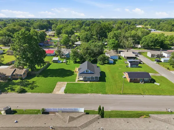 323 Kennedy St, Lawrenceburg, TN 38464