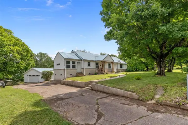 3030 Highway 49 #E, Charlotte, TN 37036