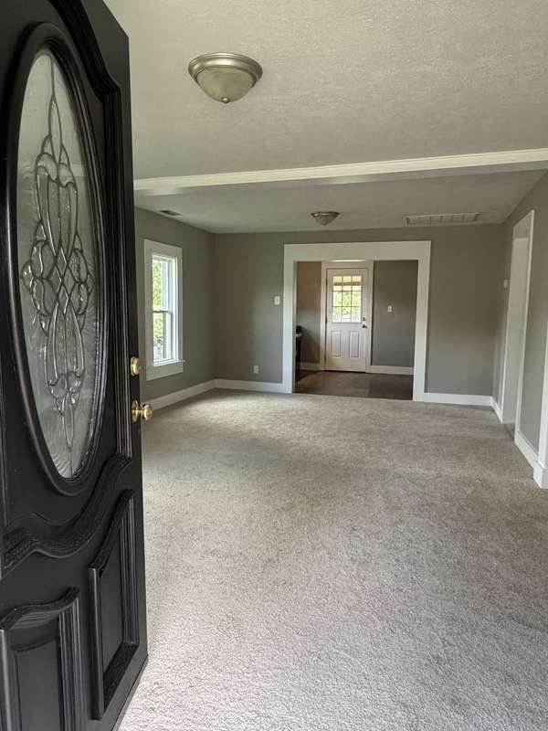 125 Walnut St, Cowan, TN 37318