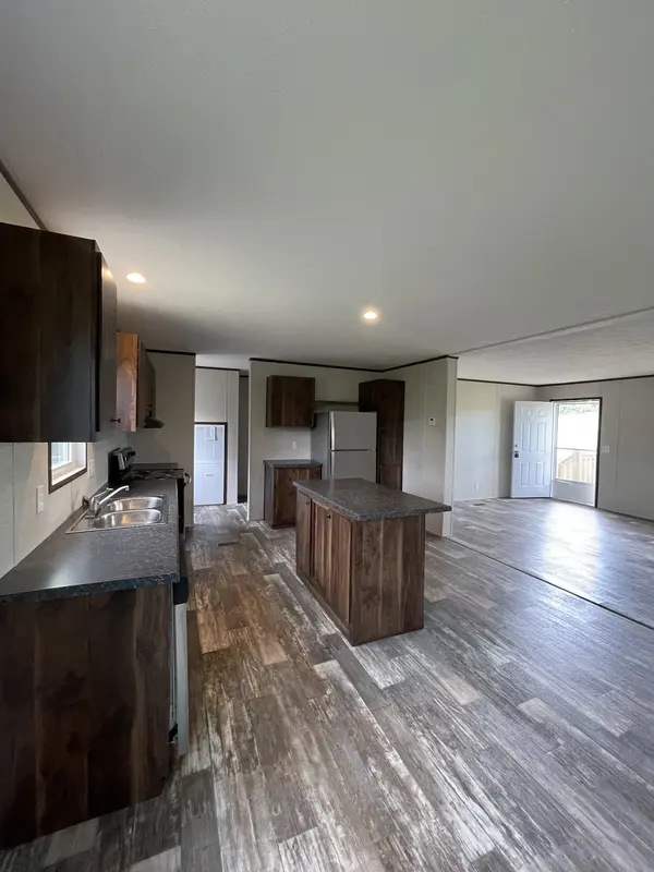 9494 Sunrise Rd, Red Boiling Springs, TN 37150