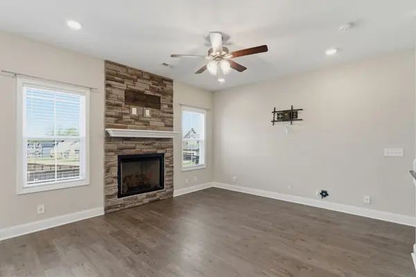 801 Marksman Ct, Clarksville, TN 37042