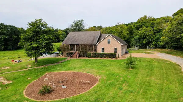 335 Hankins Ln, Hartsville, TN 37074