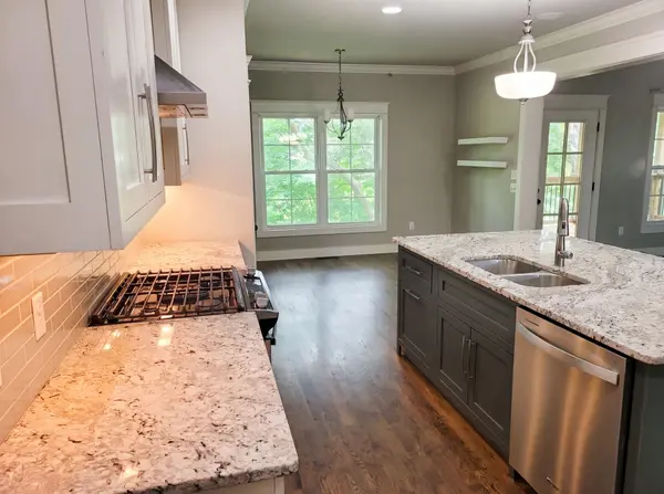 521 Autumnstone Ln, Bowling Green, KY 42103