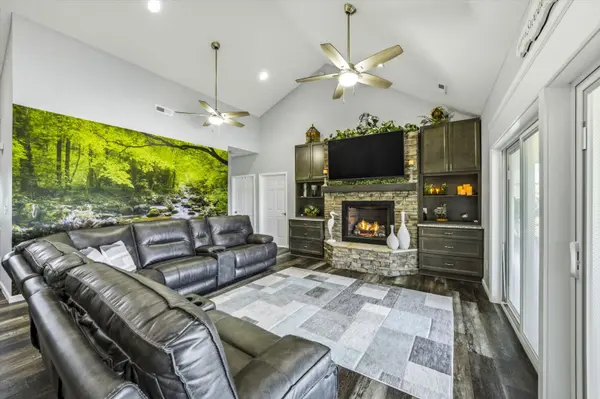 1971 Harbor Hills Dr, Dandridge, TN 37725