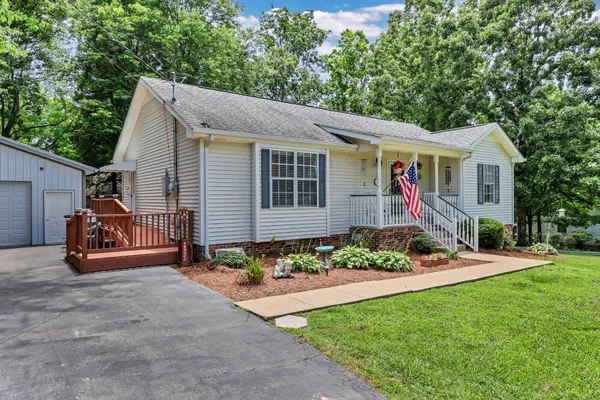 110 Acorn Dr, Dickson, TN 37055