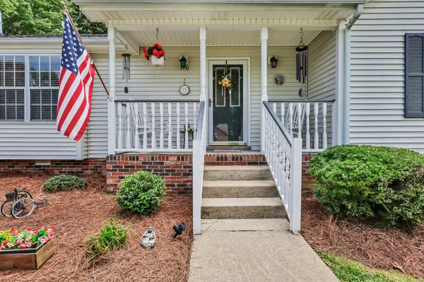 110 Acorn Dr, Dickson, TN 37055