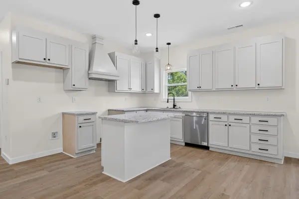 76 Simmons Cir, Fayetteville, TN 37334