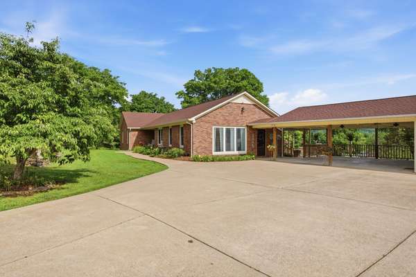 750 Mountain View Dr, Pulaski, TN 38478