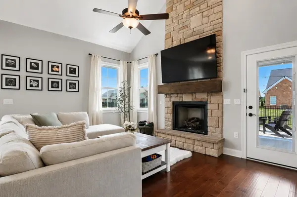 4103 Maples Farm Dr, Murfreesboro, TN 37127