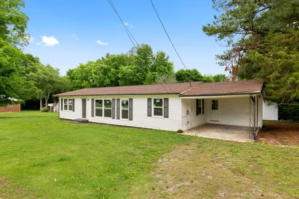 225 Vine Cir, Loretto, TN 38469