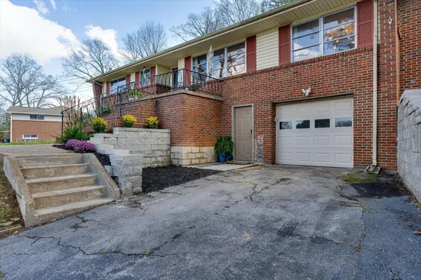 1402 John Ross Road, Chattanooga, TN 37412