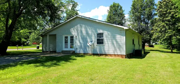 1487 Nichols Dr #B, Clarksville, TN 37042
