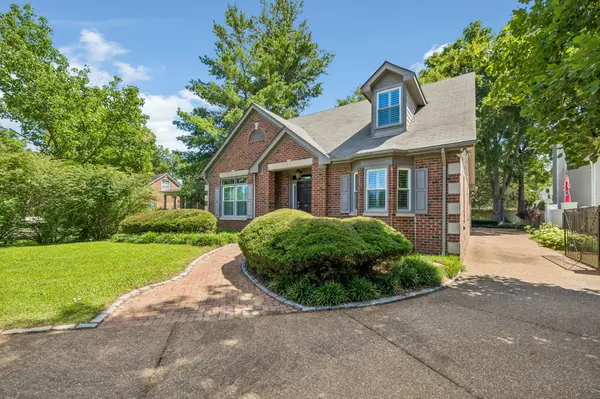 230 Harding Pl, Nashville, TN 37205
