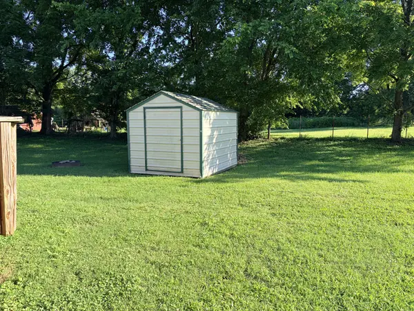 7650 Highway 41 #N, Adams, TN 37010
