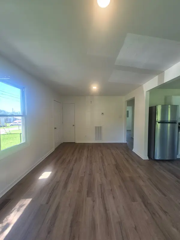 1807 McHenry Dr, Hopkinsville, KY 42240