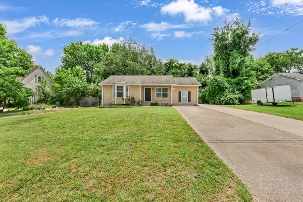 946 Van Buren Ave, Oak Grove, KY 42262