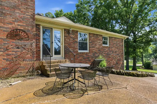 631 Forest Park Dr, Brentwood, TN 37027