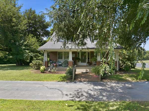 445 Carters Creek Pike, Columbia, TN 38401