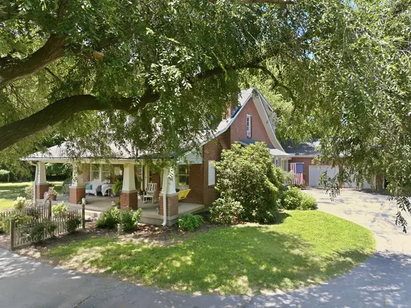 445 Carters Creek Pike, Columbia, TN 38401