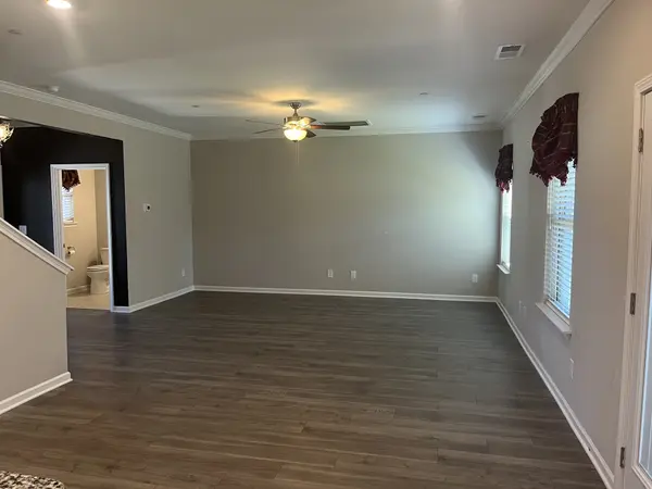 1055 Amber Hills Dr, Ashland City, TN 37015