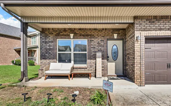925 Tanager Ct, Clarksville, TN 37040