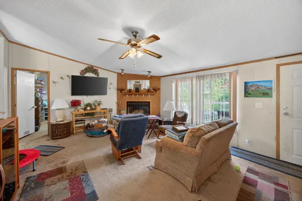 40460 Indian Creek Trl, Crawford, TN 38554