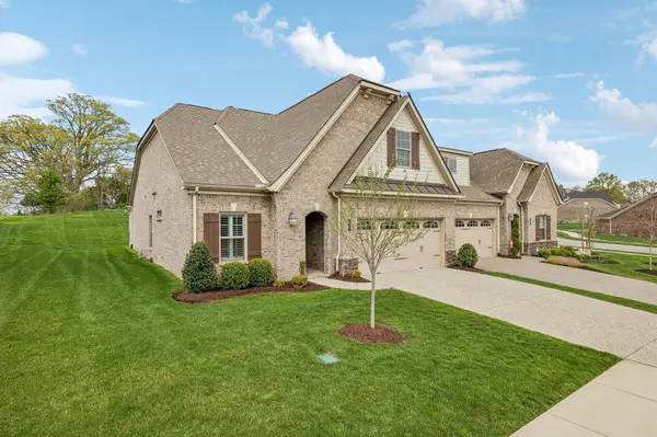 1064 Callaway Dr, Lebanon, TN 37087