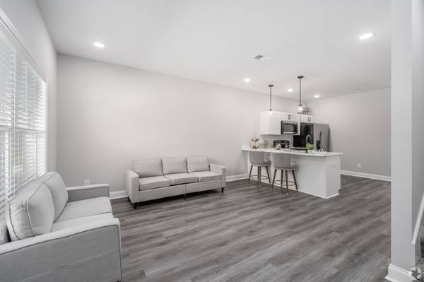 2815 Trenton Rd #202, Clarksville, TN 37040