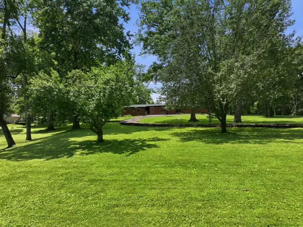 412 S Valley Rd, Shelbyville, TN 37160
