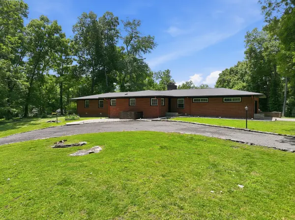 412 S Valley Rd, Shelbyville, TN 37160