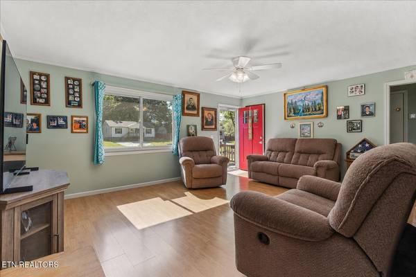 316 N Iowa Ave, Etowah, TN 37331