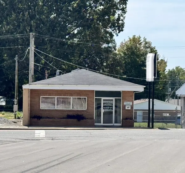 207 E Gaines St #E, Lawrenceburg, TN 38464