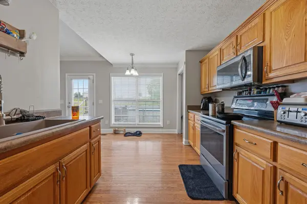 734 Lear Rd, Portland, TN 37148