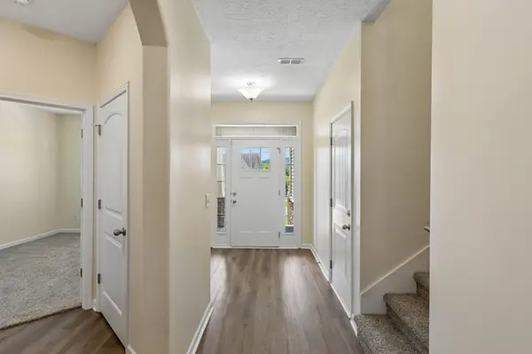 1138 Starhurst Dr, Murfreesboro, TN 37128