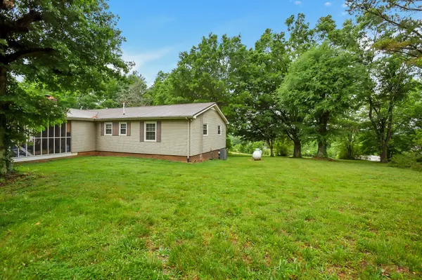 2226 Hwy 25 #W, Cottontown, TN 37048