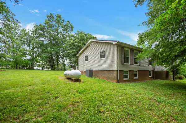 2226 Hwy 25 #W, Cottontown, TN 37048