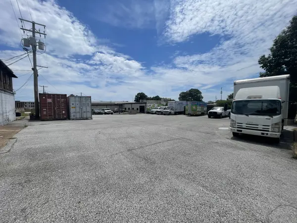 300 Tennessee St #E, Florence, AL 35630
