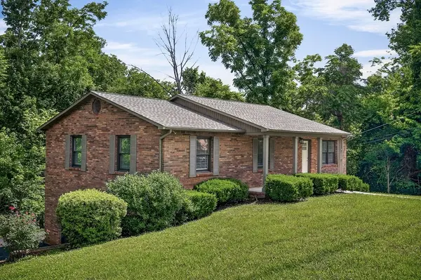 2600 Lake Valley Dr, Cookeville, TN 38506