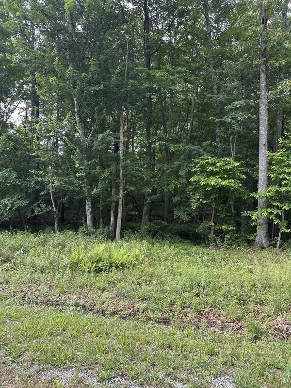 3031 Shawnee Rd, Crossville, TN 38572