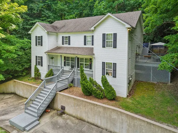 1017 Harpeth Valley Ct, Nashville, TN 37221