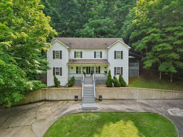 1017 Harpeth Valley Ct, Nashville, TN 37221