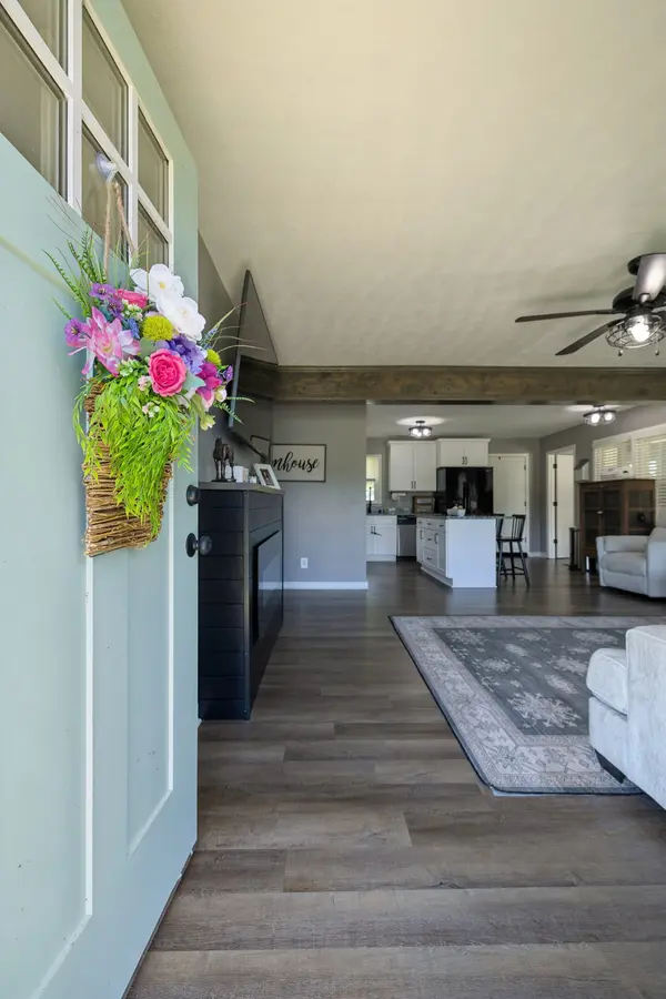 161 Kempville Hwy, Pleasant Shade, TN 37145
